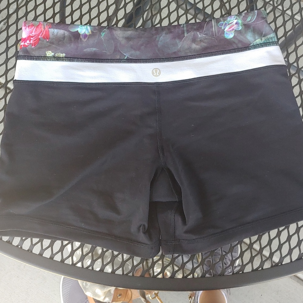 Lululemon spandex shorts